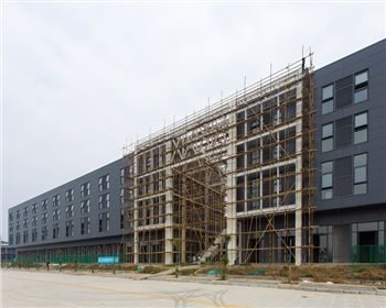 钢结构施工中的部分问题及解决方法有哪些？